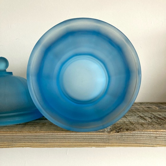 Blue satin glass apothecary jar Indiana Glass - Picture 2 of 5